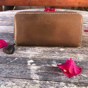 Loewe Calfskin Zippy Wallet Purse made in Madrid Spain